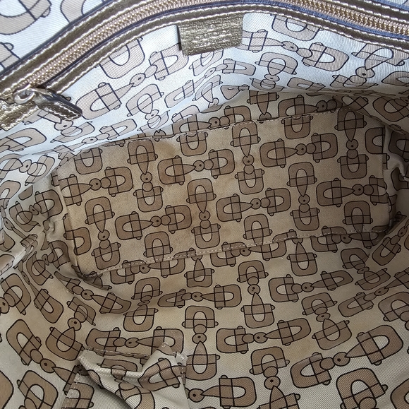 🔥LOW START 🔥
Authentic Gucci tote bag - Picture 7 of 15